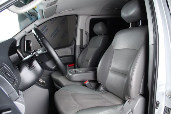 Hyundai Grand Starex, 2.5 л, АТ, 2010 фото 12
