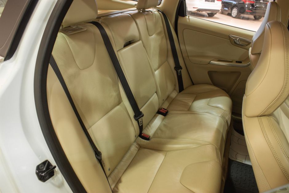 Volvo XC60, 2.4 л, АТ, 2013 фото 2