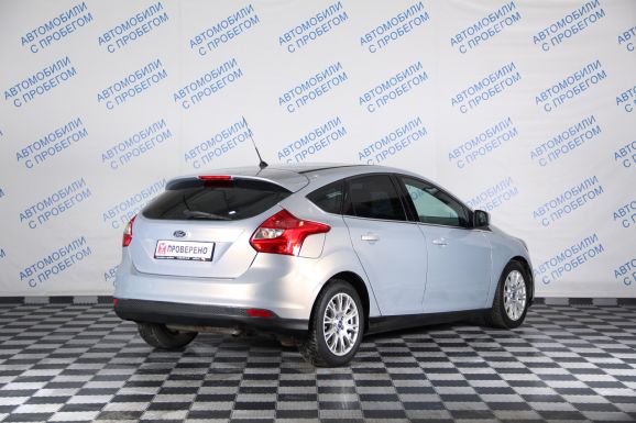 Ford Focus Titanium, 1.6 л, Робот, 2013 фото 5