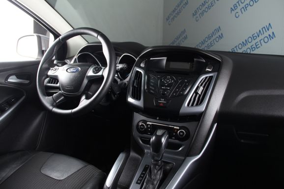 Ford Focus Titanium, 1.6 л, Робот, 2013 фото 9