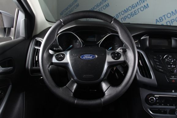 Ford Focus Titanium, 1.6 л, Робот, 2013 фото 10