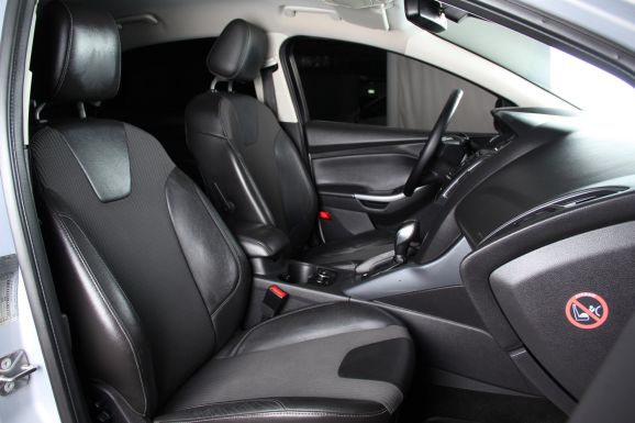 Ford Focus Titanium, 1.6 л, Робот, 2013 фото 2