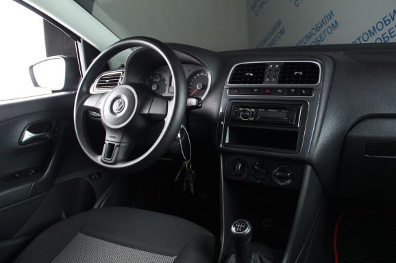 Volkswagen Polo Comfortline, 1.6 л, МТ, 2011 фото 8
