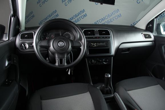 Volkswagen Polo Comfortline, 1.6 л, МТ, 2011 фото 11