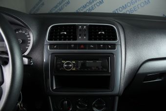 Volkswagen Polo Comfortline, 1.6 л, МКПП, 2011 фото 12