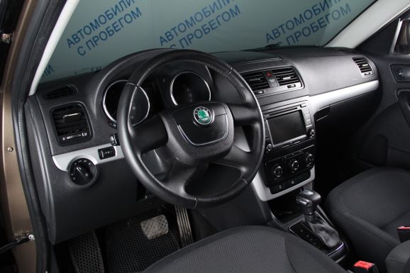 Skoda Yeti Ambition, 1.8 л, Робот, 2011 фото 8
