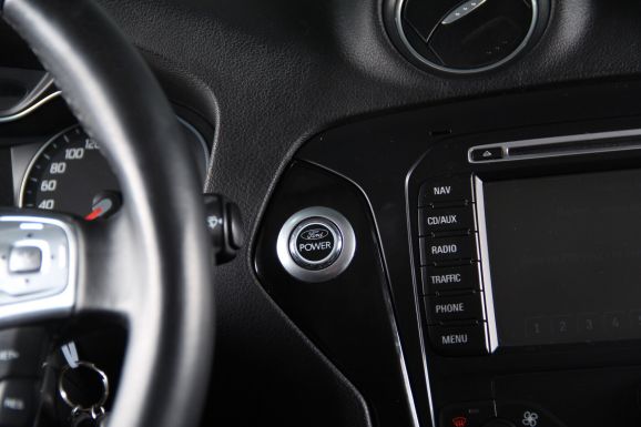 Ford Mondeo Titanium, 2.0 л, Робот, 2013 фото 12