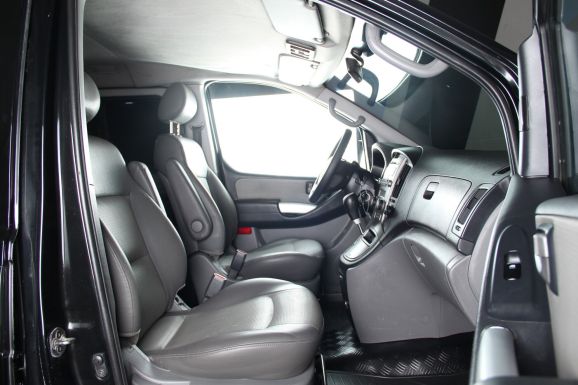 Hyundai Grand Starex, 2.5 л, АТ, 2009 фото 2