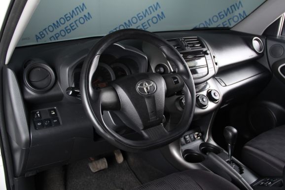 Toyota RAV4, 2.0 л, Вариатор, 2012 фото 8