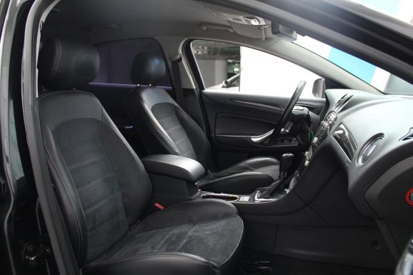 Ford Mondeo Titanium, 2.0 л, АТ, 2010 фото 2