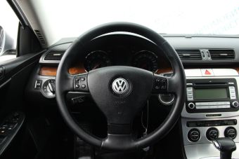 Volkswagen Passat, 1.8 л, АКПП, 2010 фото 8