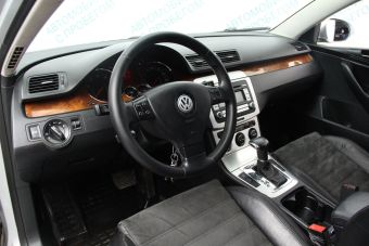 Volkswagen Passat, 1.8 л, АКПП, 2010 фото 9