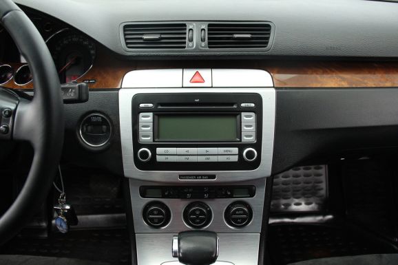 Volkswagen Passat, 1.8 л, АТ, 2010 фото 11