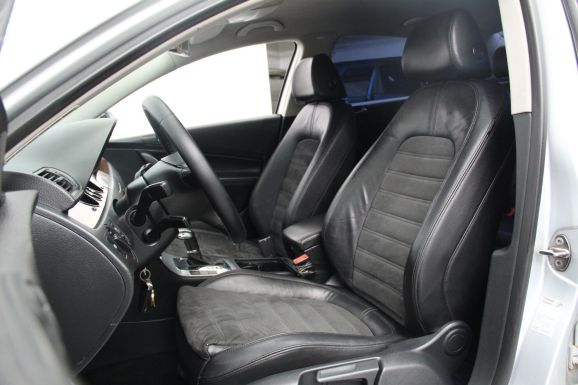 Volkswagen Passat, 1.8 л, АТ, 2010 фото 2