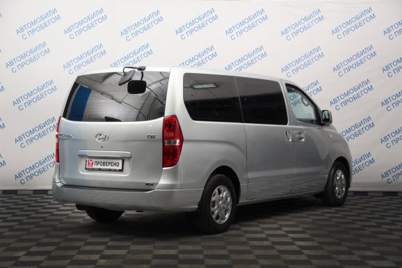Hyundai Grand Starex, 2.5 л, АТ, 2009 фото 5