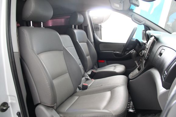 Hyundai Grand Starex, 2.5 л, АТ, 2009 фото 12