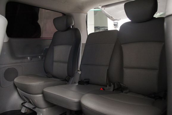 Hyundai Grand Starex, 2.5 л, АТ, 2009 фото 1