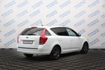 Kia Ceed Luxe, 1.6 л, АКПП, 2012 фото 6