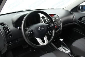 Kia Ceed Luxe, 1.6 л, АКПП, 2012 фото 11