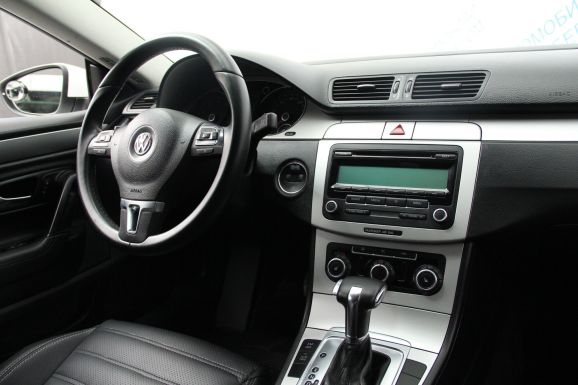 Volkswagen Passat CC, 2.0 л, Робот, 2009 фото 10