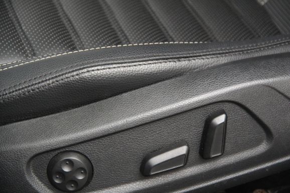 Volkswagen Passat CC, 2.0 л, Робот, 2009 фото 11