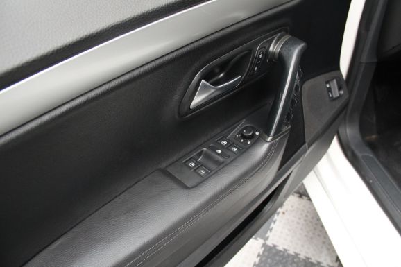 Volkswagen Passat CC, 2.0 л, Робот, 2009 фото 12