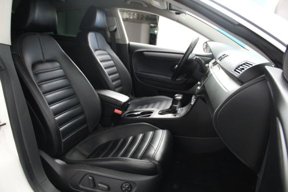 Volkswagen Passat CC, 2.0 л, Робот, 2009 фото 2