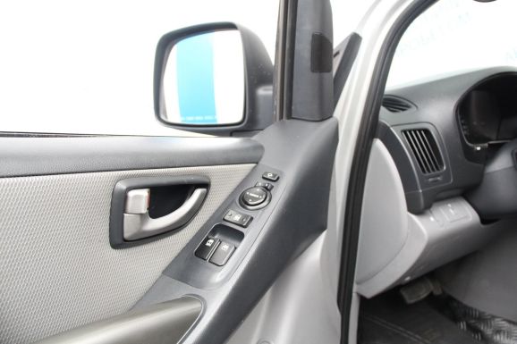 Hyundai Grand Starex, 2.5 л, АТ, 2009 фото 13