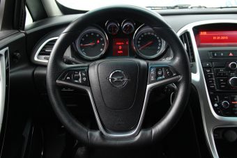 Opel Astra Sport, 1.4 л, АКПП, 2013 фото 8