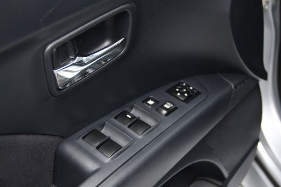 Peugeot 4007 Allure, 2.4 л, Вариатор, 2011 фото 12