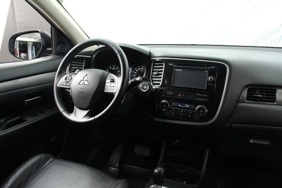 Mitsubishi Outlander, 2.4 л, Вариатор, 2014 фото 9