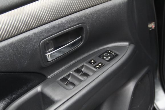 Mitsubishi Outlander, 2.4 л, Вариатор, 2014 фото 12