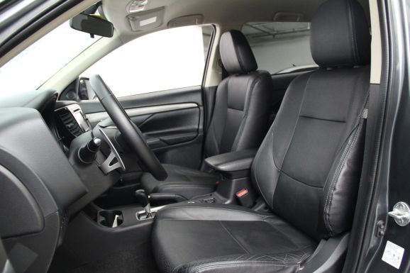 Mitsubishi Outlander, 2.4 л, Вариатор, 2014 фото 2