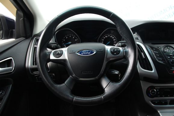 Ford Focus Titanium, 1.6 л, Робот, 2014 фото 8