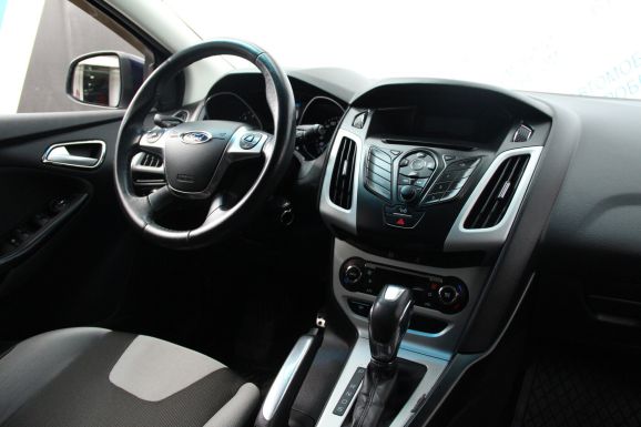 Ford Focus Titanium, 1.6 л, Робот, 2014 фото 9