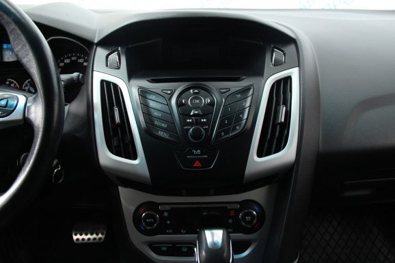 Ford Focus Titanium, 1.6 л, Робот, 2014 фото 10