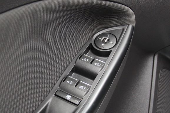 Ford Focus Titanium, 1.6 л, Робот, 2014 фото 12