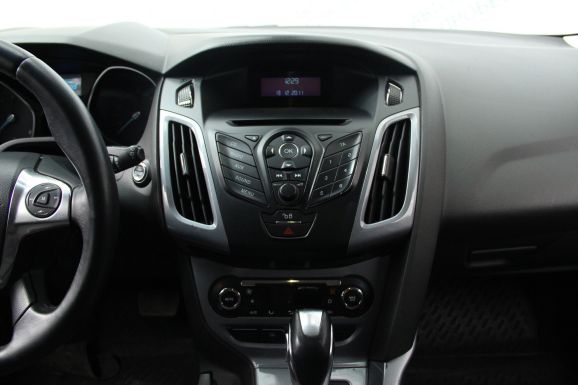 Ford Focus Titanium, 2.0 л, Робот, 2014 фото 8