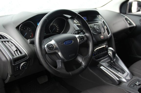 Ford Focus Titanium, 2.0 л, Робот, 2014 фото 10