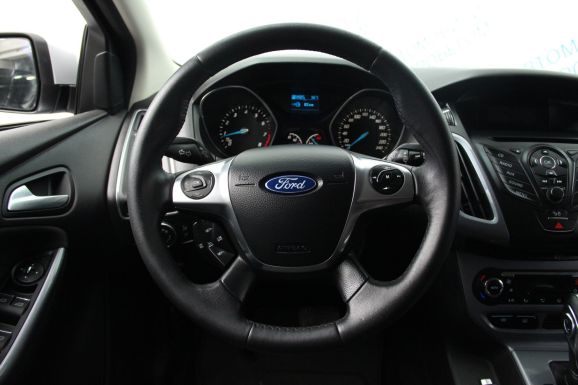 Ford Focus Titanium, 1.6 л, Робот, 2014 фото 8