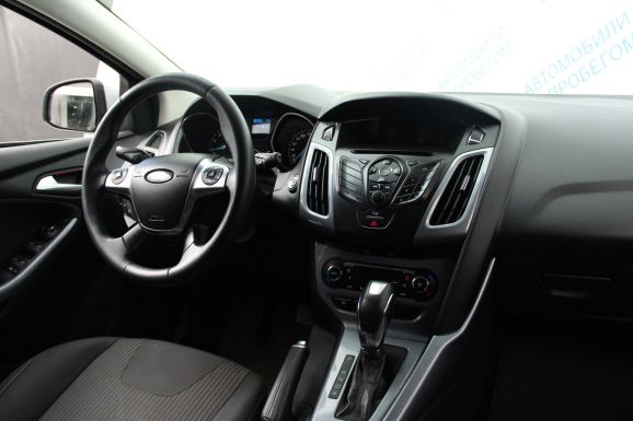 Ford Focus Titanium, 1.6 л, Робот, 2014 фото 9