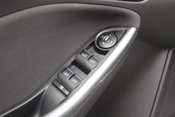 Ford Focus Titanium, 1.6 л, Робот, 2014 фото 11