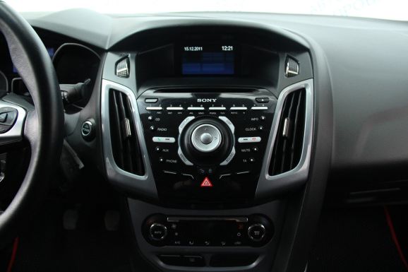 Ford Focus Trend +ESP, 2.0 л, МТ, 2012 фото 8