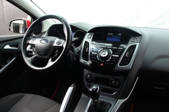 Ford Focus Trend +ESP, 2.0 л, МТ, 2012 фото 10