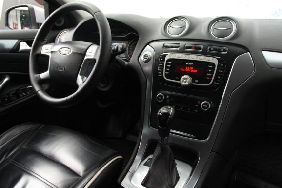 Ford Mondeo Titanium, 2.0 л, Робот, 2012 фото 10