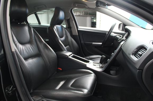 Volvo S60, 2.0 л, АТ, 2012 фото 2