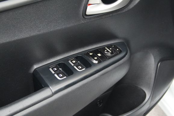 Kia Rio Luxe, 1.6 л, АТ, 2019 фото 12