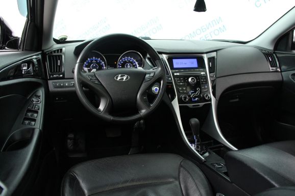 Hyundai Sonata Prestige + Navi, 2.0 л, АТ, 2012 фото 9