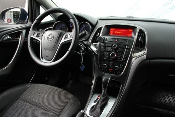 Opel Astra Cosmo, 1.4 л, АТ, 2012 фото 9