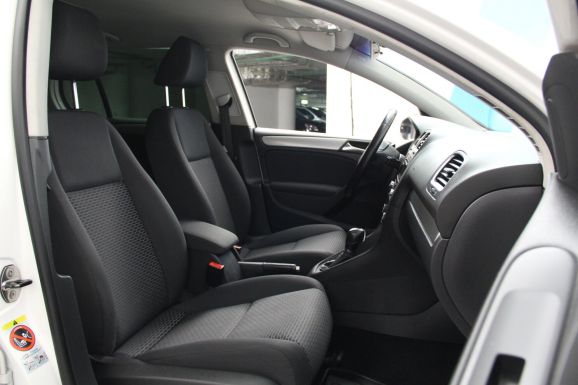 Volkswagen Golf Match, 1.6 л, Робот, 2011 фото 2